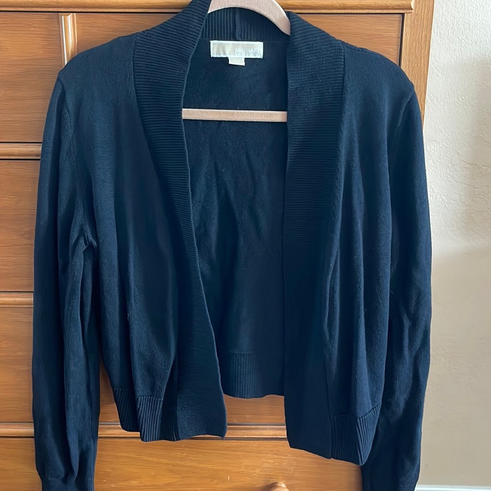 Black short sweater